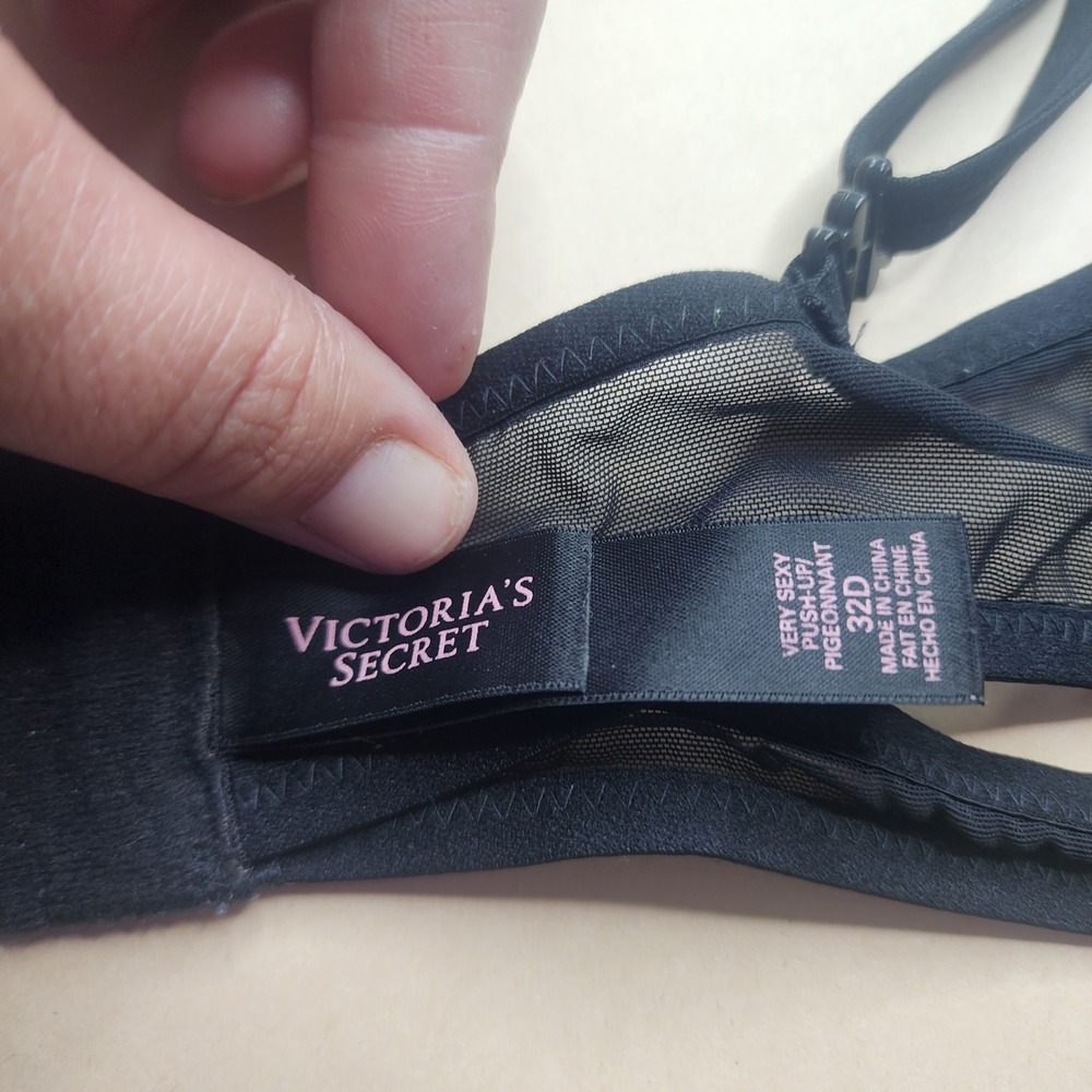 Victoria's Secret Very Sexy Push-Up Bra Black Strappy Mesh Detail 32B‎ Read! - Picture 4 of 4